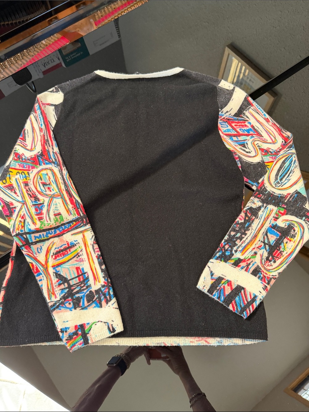 Colorful Graffiti "New York City" Sweater by ESTHEME Of Paris - Picture 4 of 5